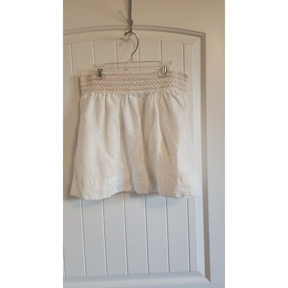 White Cotton Elastic Waist Mini Skirt With Shirred Detailing & Flowy Design - Picture 5 of 14